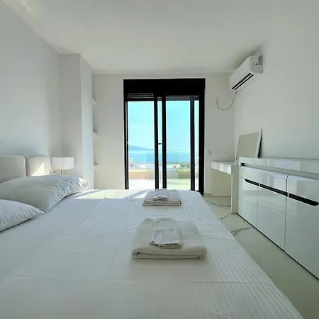 Pebble Penthouse With Sea View