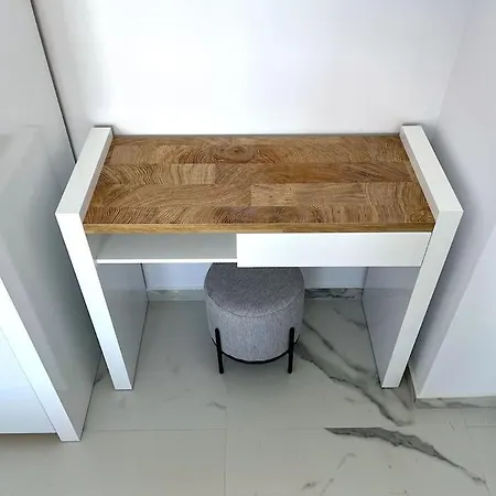 Pebble Penthouse With Sea View