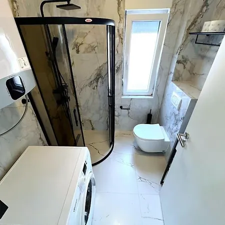 شقة Pebble Penthouse With Sea View
