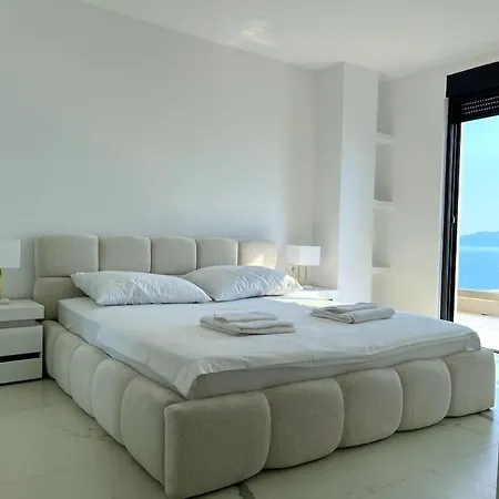 Pebble Penthouse With Sea View ساراندا