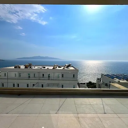 Pebble Penthouse With Sea View * ساراندا