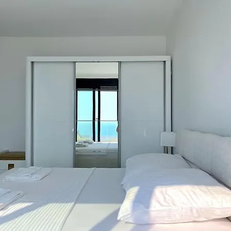 شقة Pebble Penthouse With Sea View *