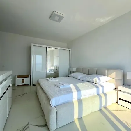 Pebble Penthouse With Sea View