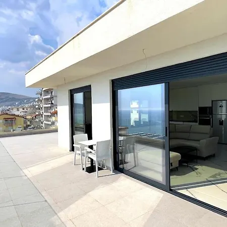 Pebble Penthouse With Sea View